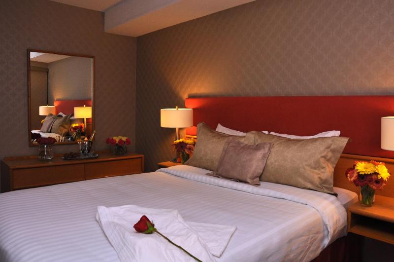Cartier Place Suite Hotel - image 8