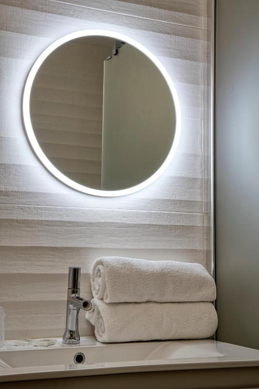 Superior Double or Twin Room image 4