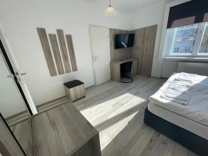 Quadruple Room with Private Bathroom image 3