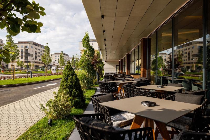 Qosmo Brasov Hotel - image 4