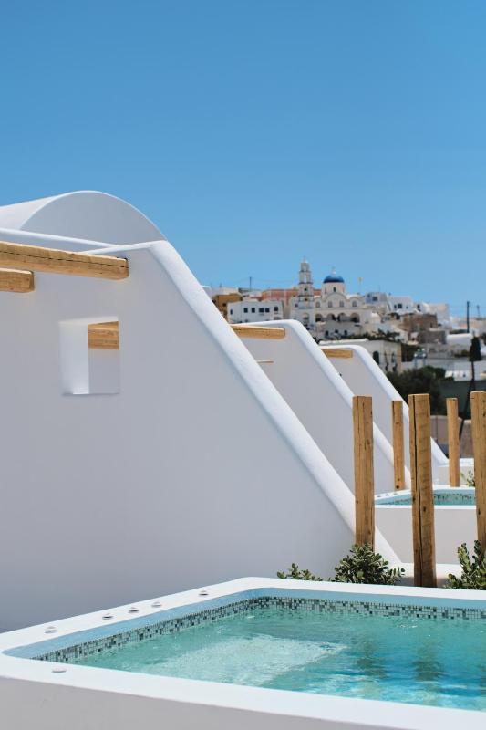 Maisonette Suite with Heated Plunge Pool & Sea View image 1