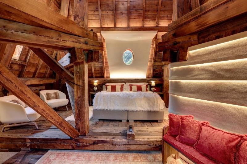 Honeymoon Double Room with Air-Conditioning image 1