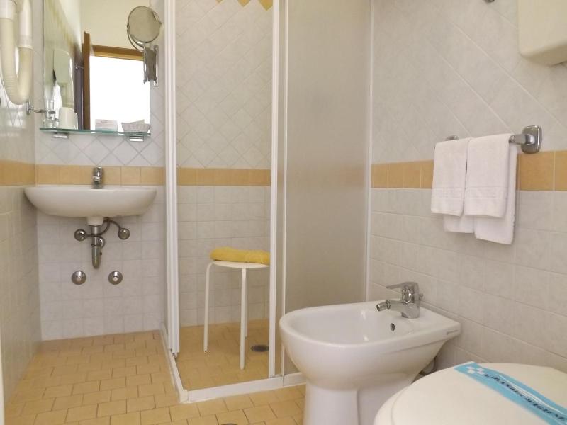 Small Double or Twin Room image 3