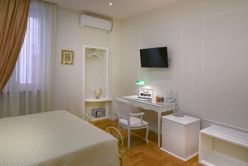 Luxury Quadruple Room image 1