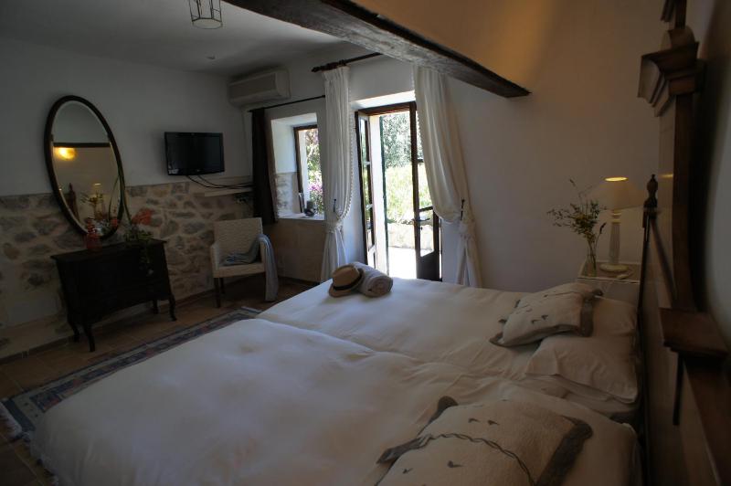 Superior Twin Room image 2