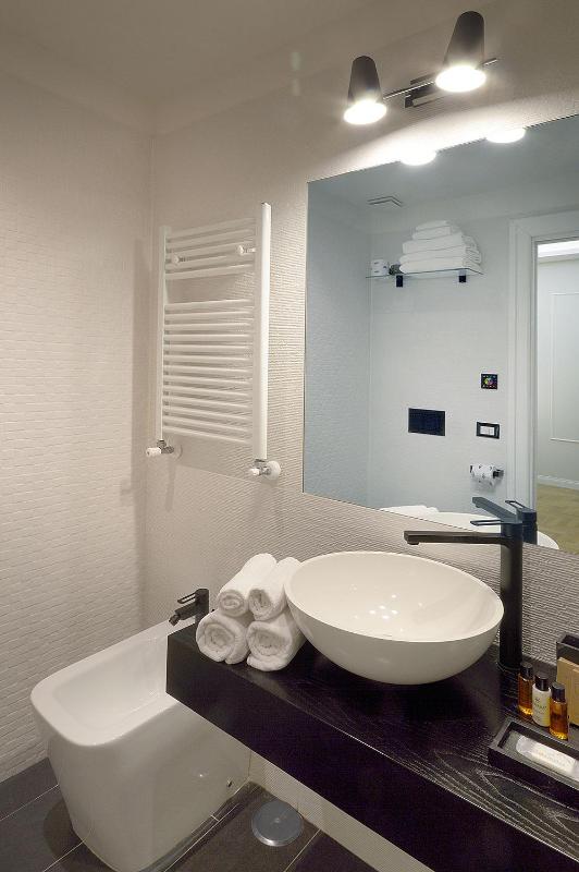 Luxury Quadruple Room image 2