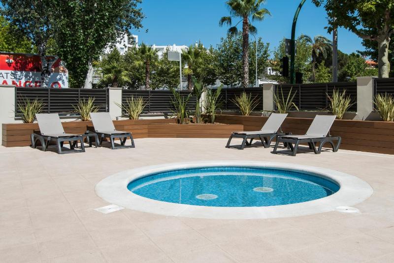 Aparthotel California - image 5
