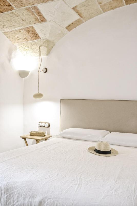 Deluxe Double Room image 3