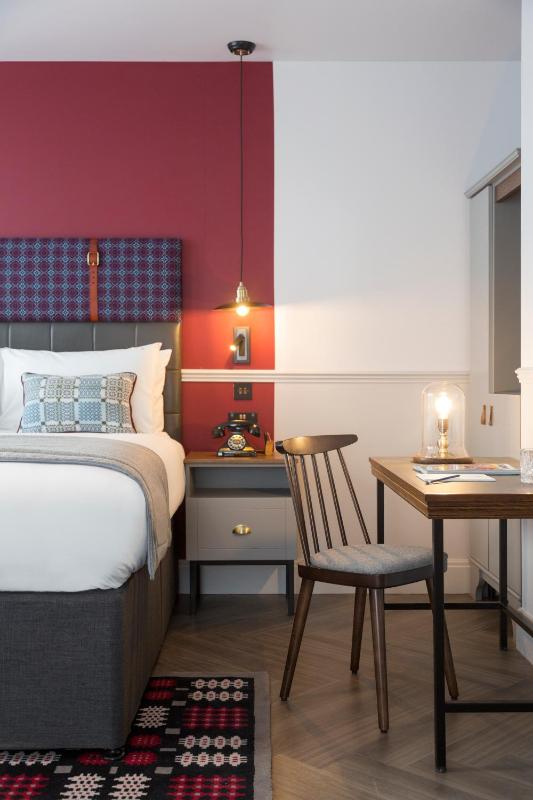 Standard Queen Room - Disability Access image 1