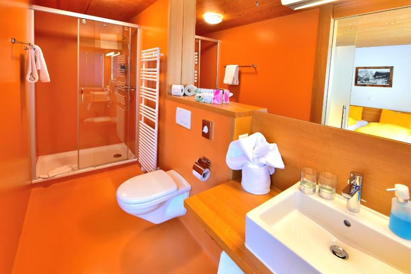 Double Room image 4