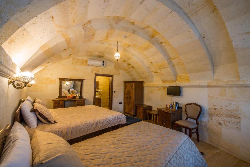 Triple Room with Garden View image 2