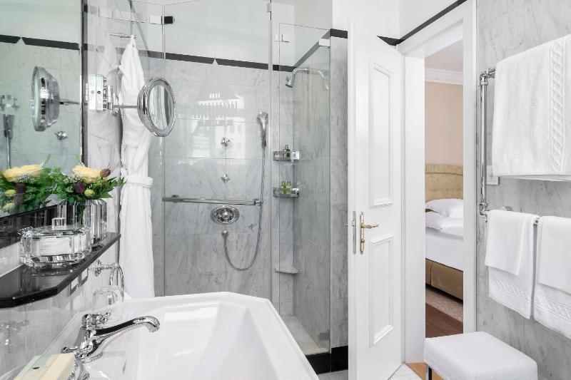 Superior Single Room image 2