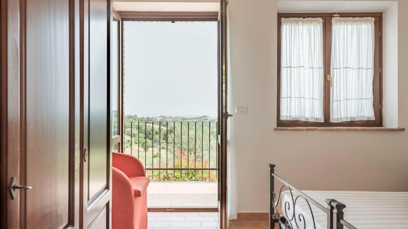 Two-Bedroom Apartment - Separate Building image 4