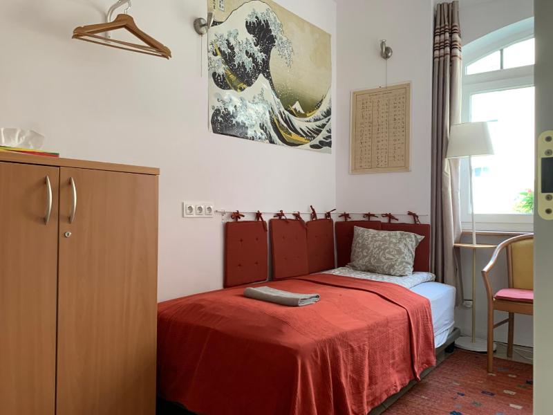 Budget Single Room image 1