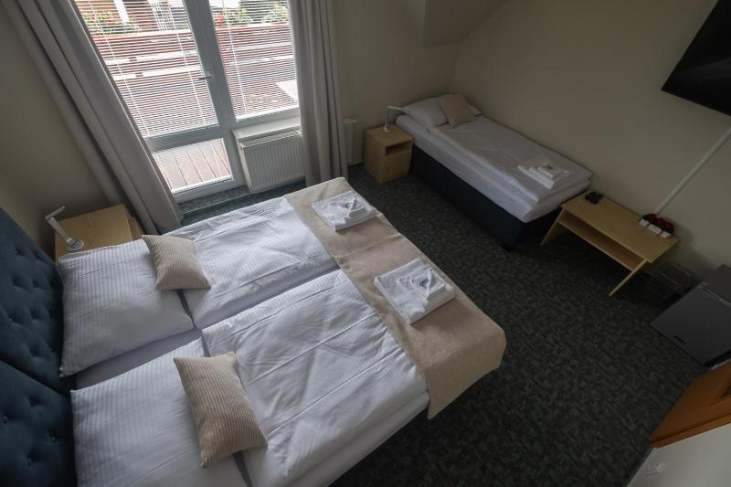 Double Room image 4