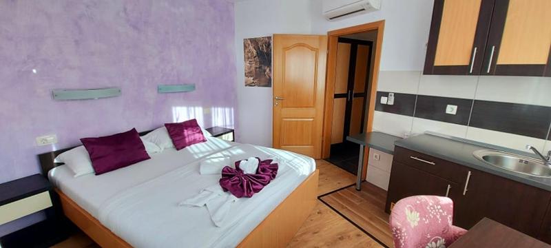 Double Room image 1