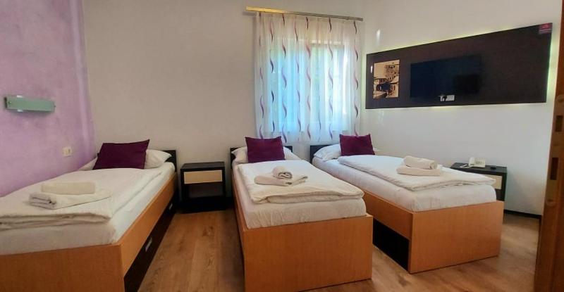 Deluxe Triple Room image 1