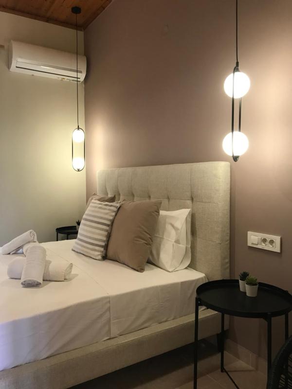 One-Bedroom Apartment image 2