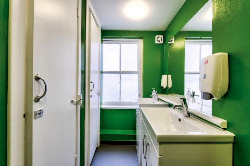 Double Room with Shared Bathroom image 3