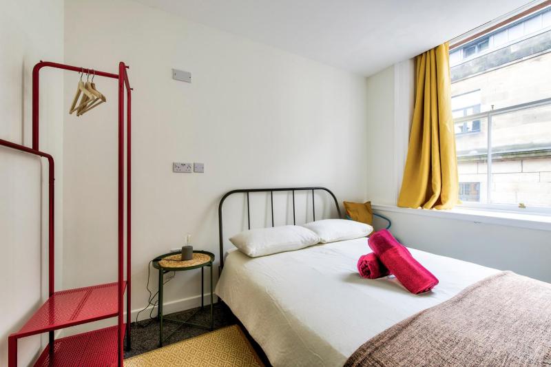 Double Room with Shared Bathroom image 2