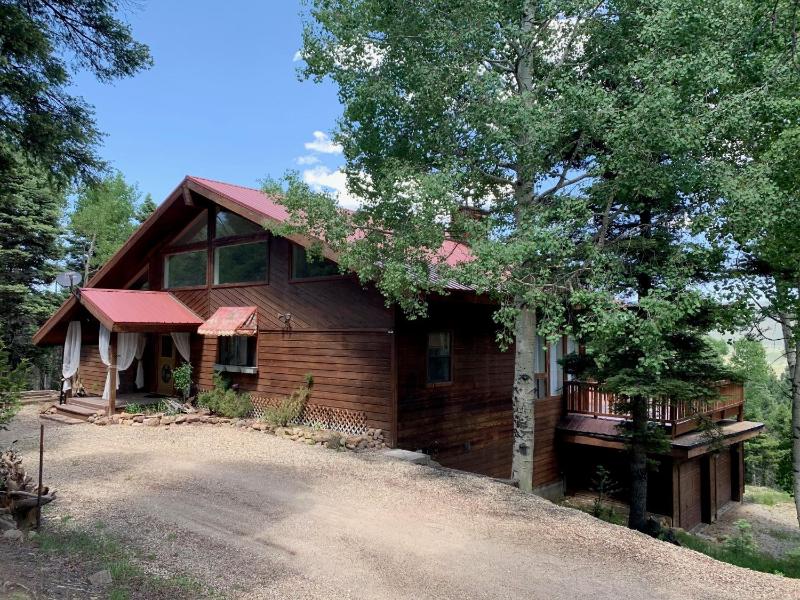 Three-Bedroom House image 3