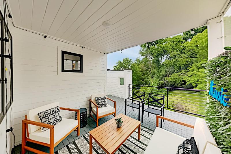 Four-Bedroom Townhouse image 3