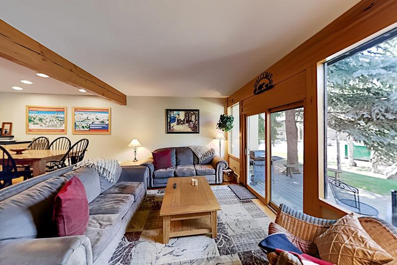 Three-Bedroom Townhouse image 1