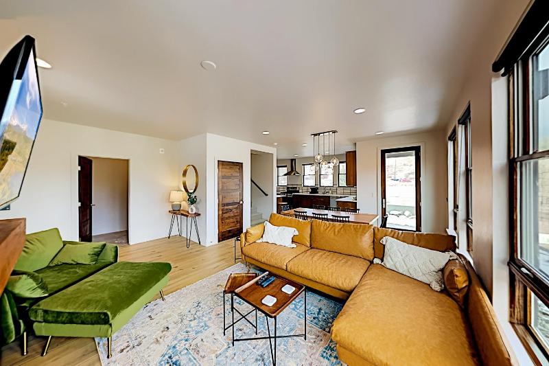 Three-Bedroom Townhouse image 1