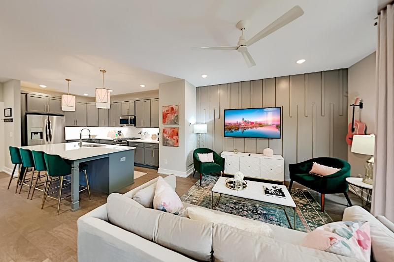 Four-Bedroom Townhouse image 1