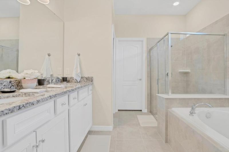 Best Resort Near Disney Private Pool & Spa Home! villa - image 9