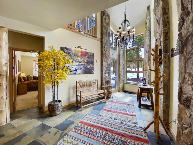 Three-Bedroom Townhouse image 3