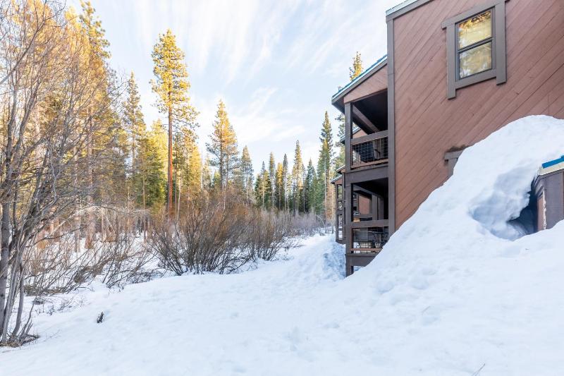 Cozy Aspen Grove 2 bed 2 bath - image 11