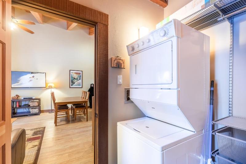 Cozy Aspen Grove 2 bed 2 bath - image 5