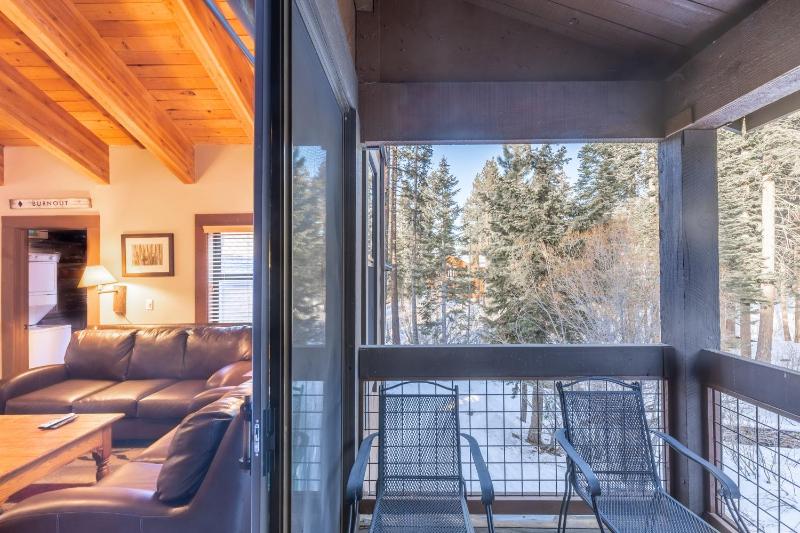 Cozy Aspen Grove 2 bed 2 bath - image 8