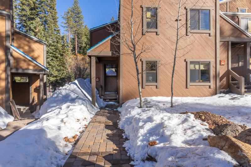 Cozy Aspen Grove 2 bed 2 bath - image 20