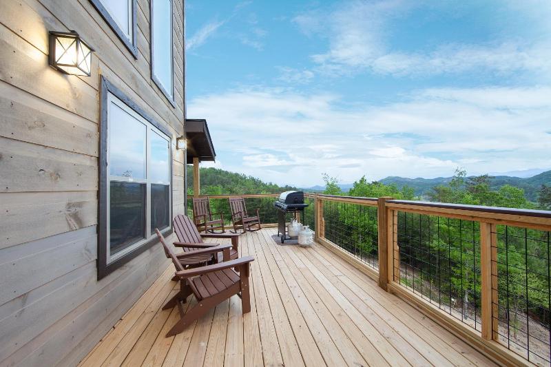 Five-Bedroom House image 3