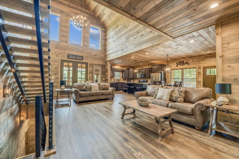 Stone Mountain Lodge cabin - image 3