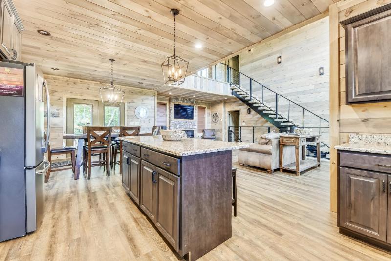 Stone Mountain Lodge cabin - image 12