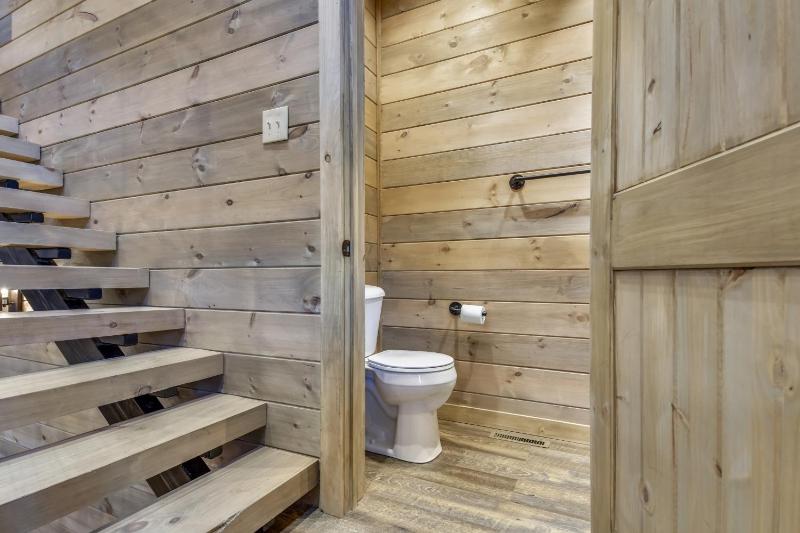 Stone Mountain Lodge cabin - image 35