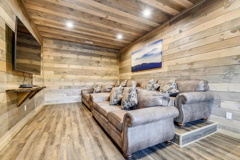 Stone Mountain Lodge cabin - image 30