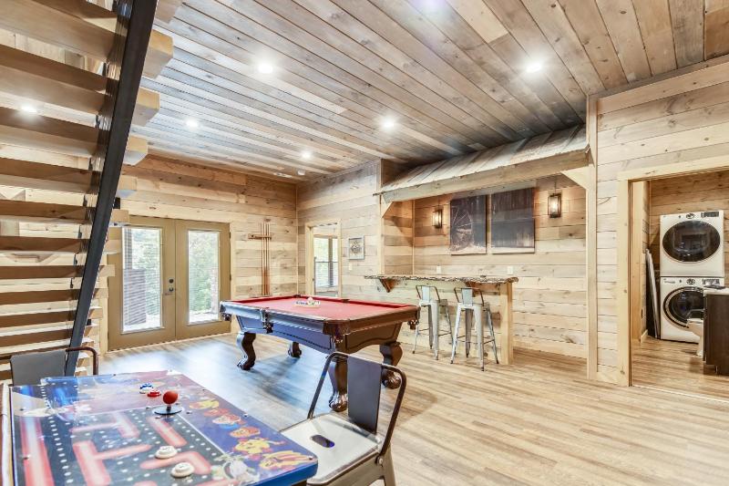 Stone Mountain Lodge cabin - image 17