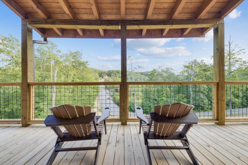 Stone Mountain Lodge cabin - image 7