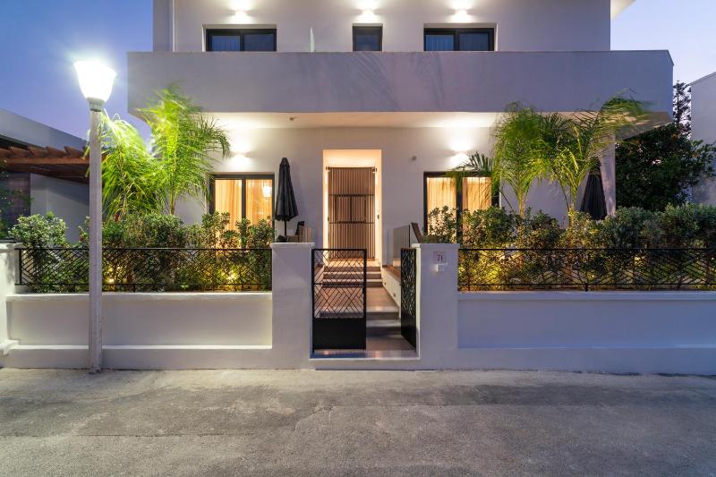 Apartment with Balcony image 4