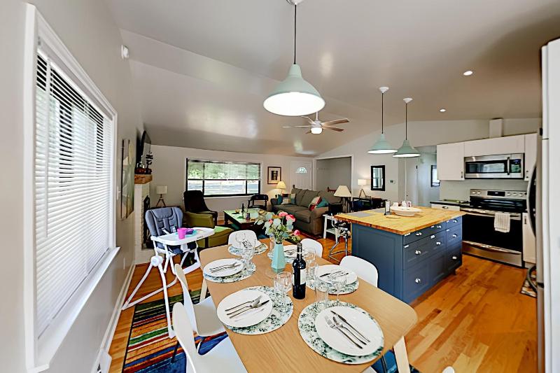 Two-Bedroom House image 4