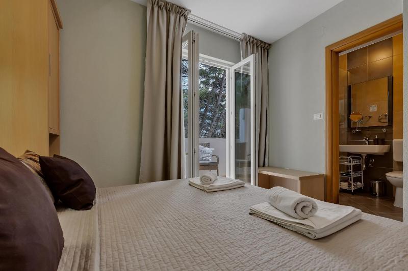 Deluxe Apartment image 3