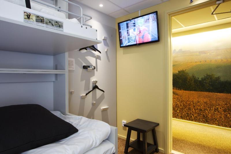 Standard Room image 4