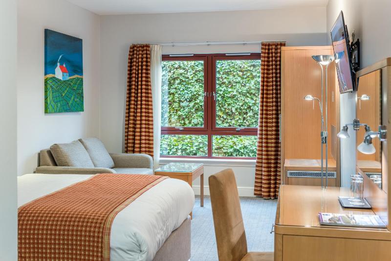 Standard Double Room image 2