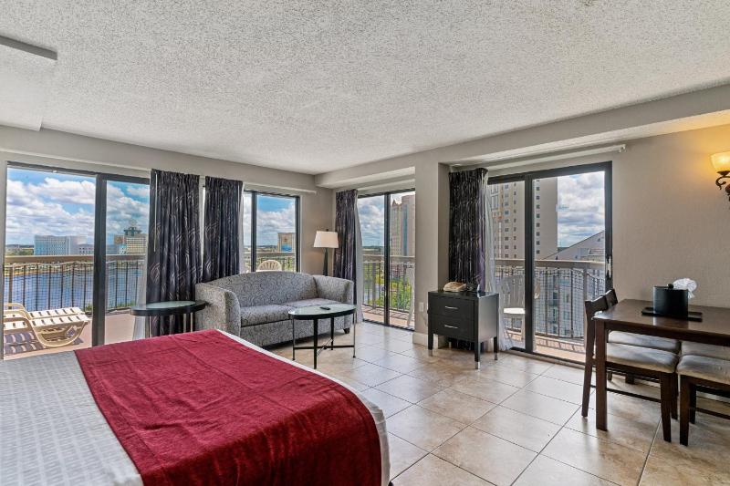 Studio Apartment image 3