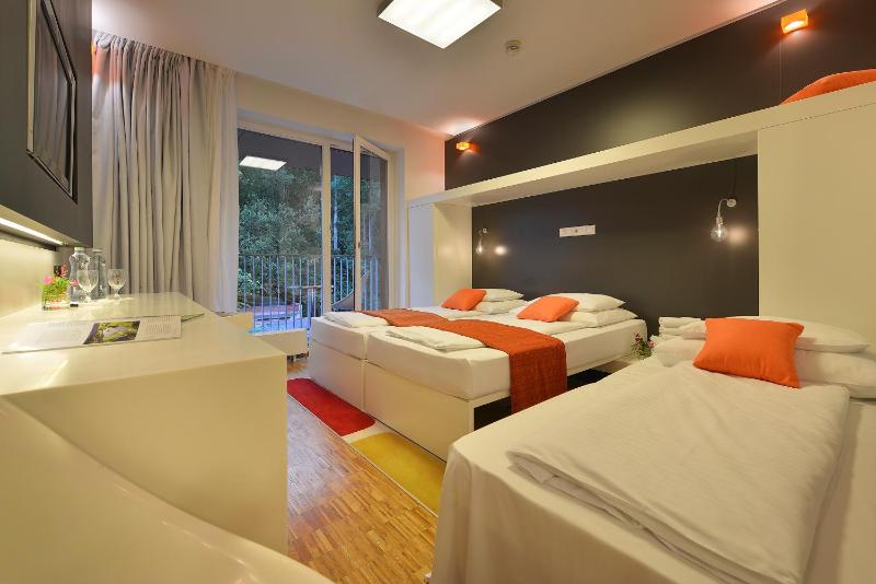 Double Room with Extra Bed and Balcony image 4