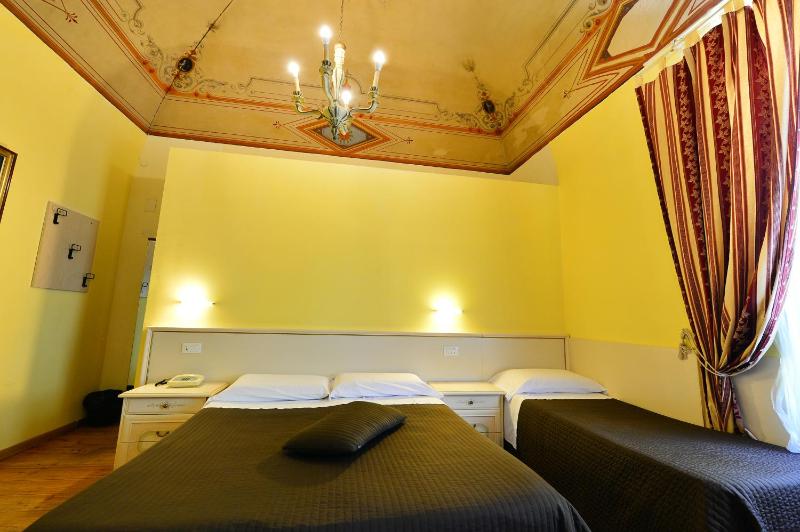 Hotel Iris - image 24